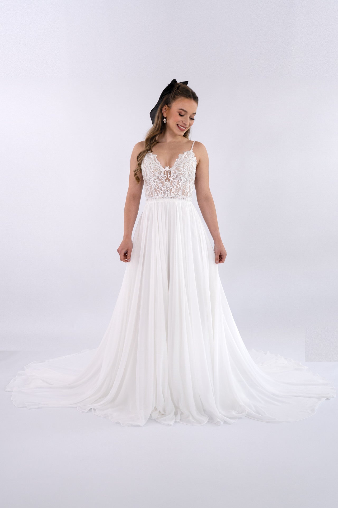 li - 4E - 003 - bridalicious Brautkleider Hochzeitskleider Brautmoden Bremen Wiesbaden
