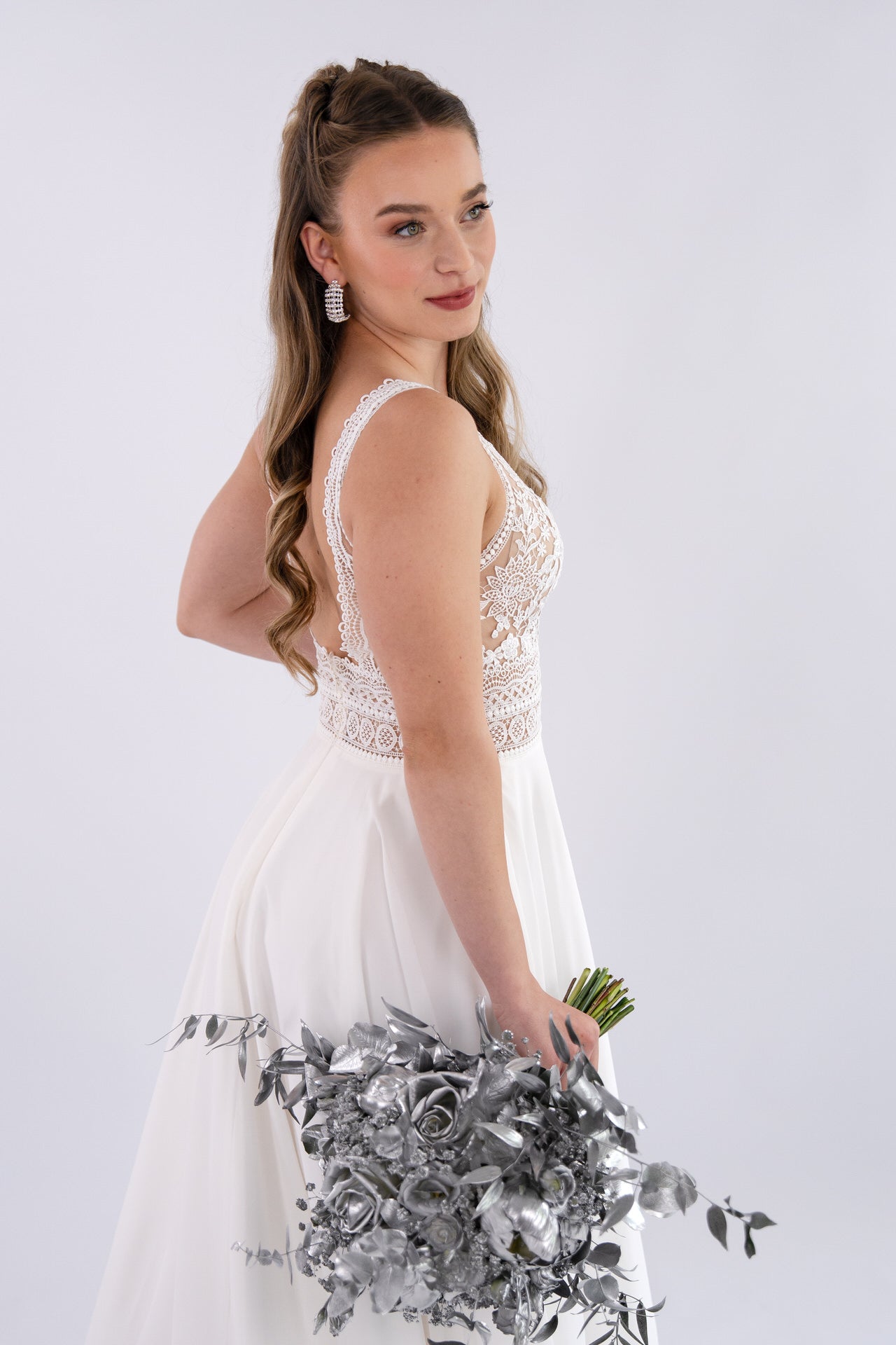 li - 4E - 004 - bridalicious Brautkleider Hochzeitskleider Brautmoden Bremen Wiesbaden