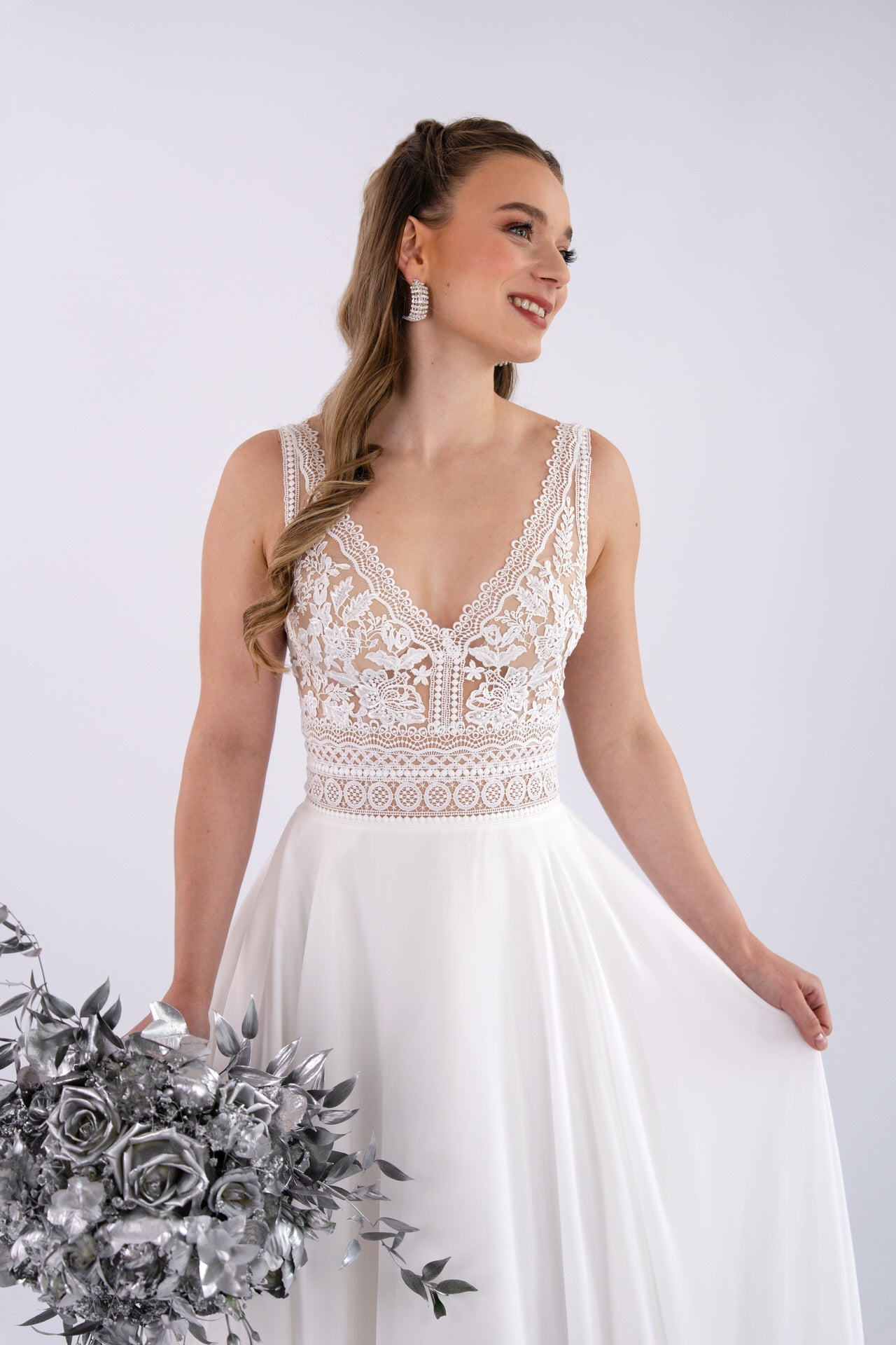 li - 4E - 004 - bridalicious Brautkleider Hochzeitskleider Brautmoden Bremen Wiesbaden