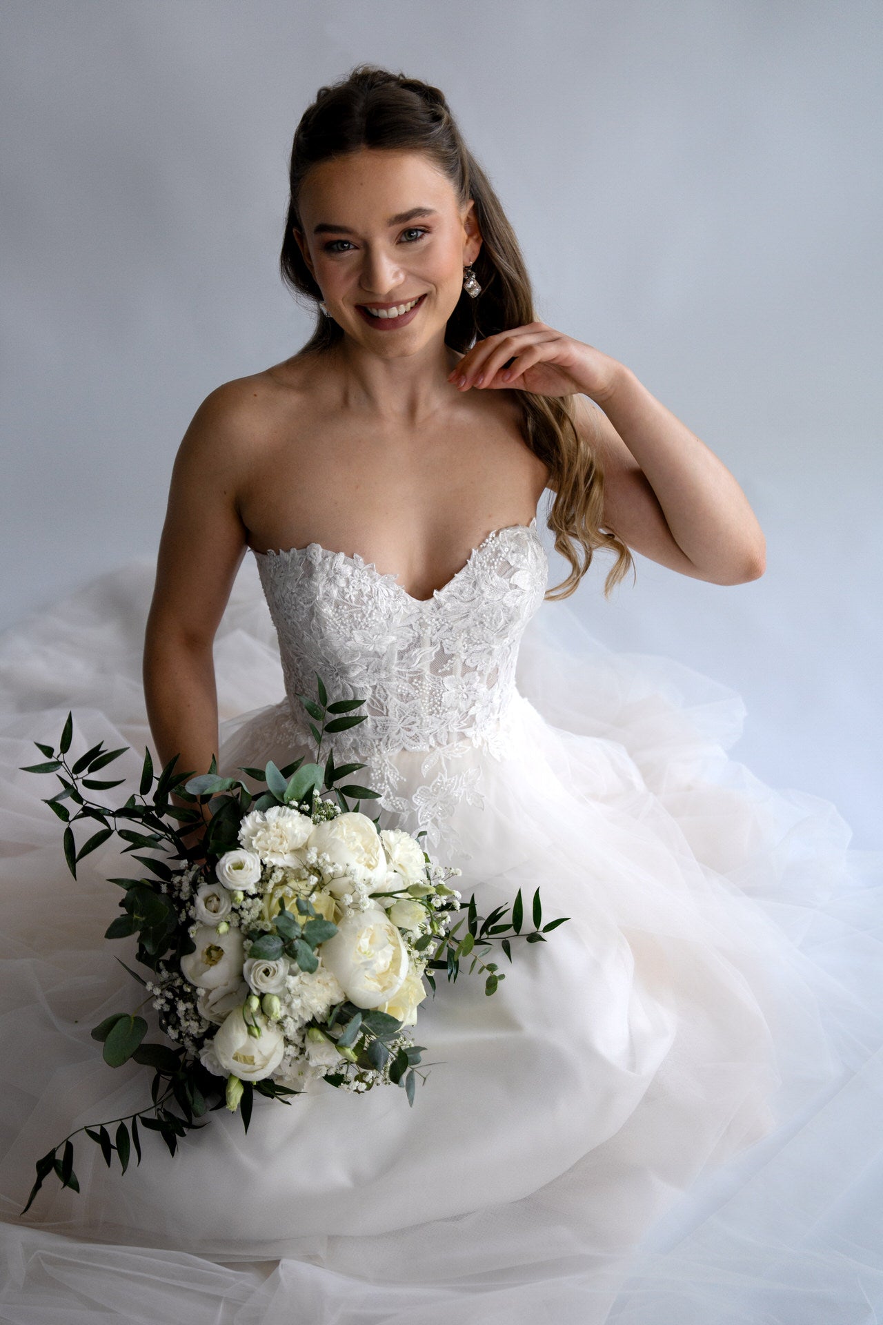 li - 4E - 005 - bridalicious Brautkleider Hochzeitskleider Brautmoden Bremen Wiesbaden