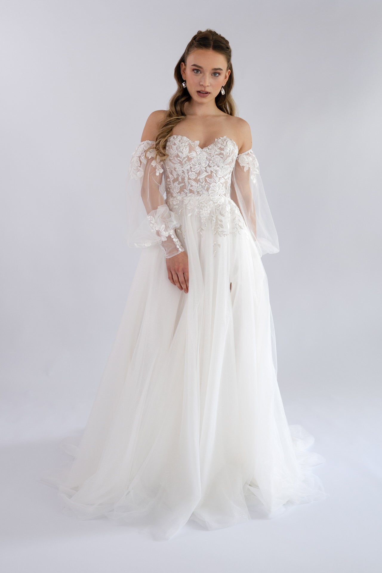 li - 4E - 006 - bridalicious Brautkleider Hochzeitskleider Brautmoden Bremen Wiesbaden