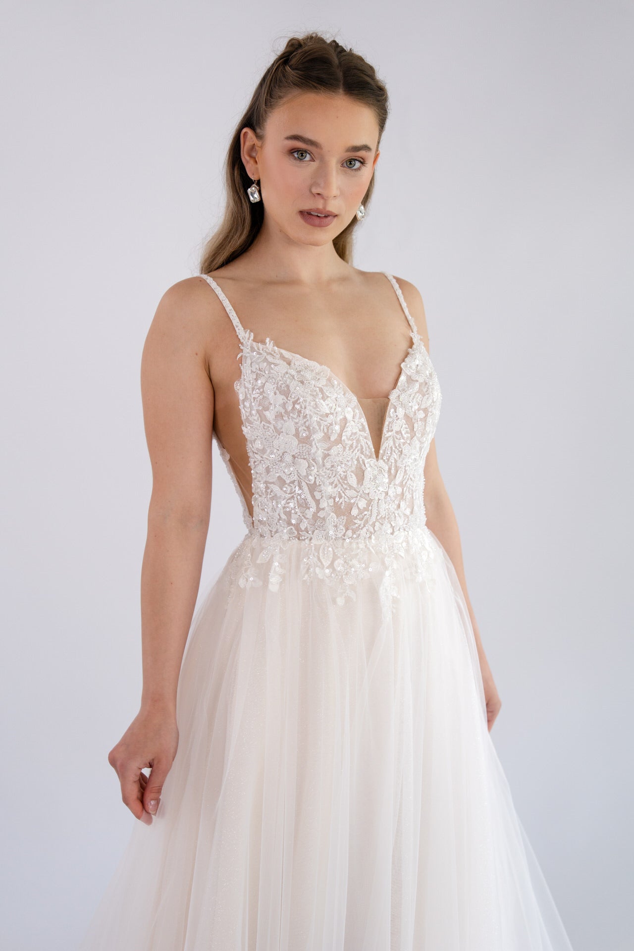 li - 4E - 007 - bridalicious Brautkleider Hochzeitskleider Brautmoden Bremen Wiesbaden