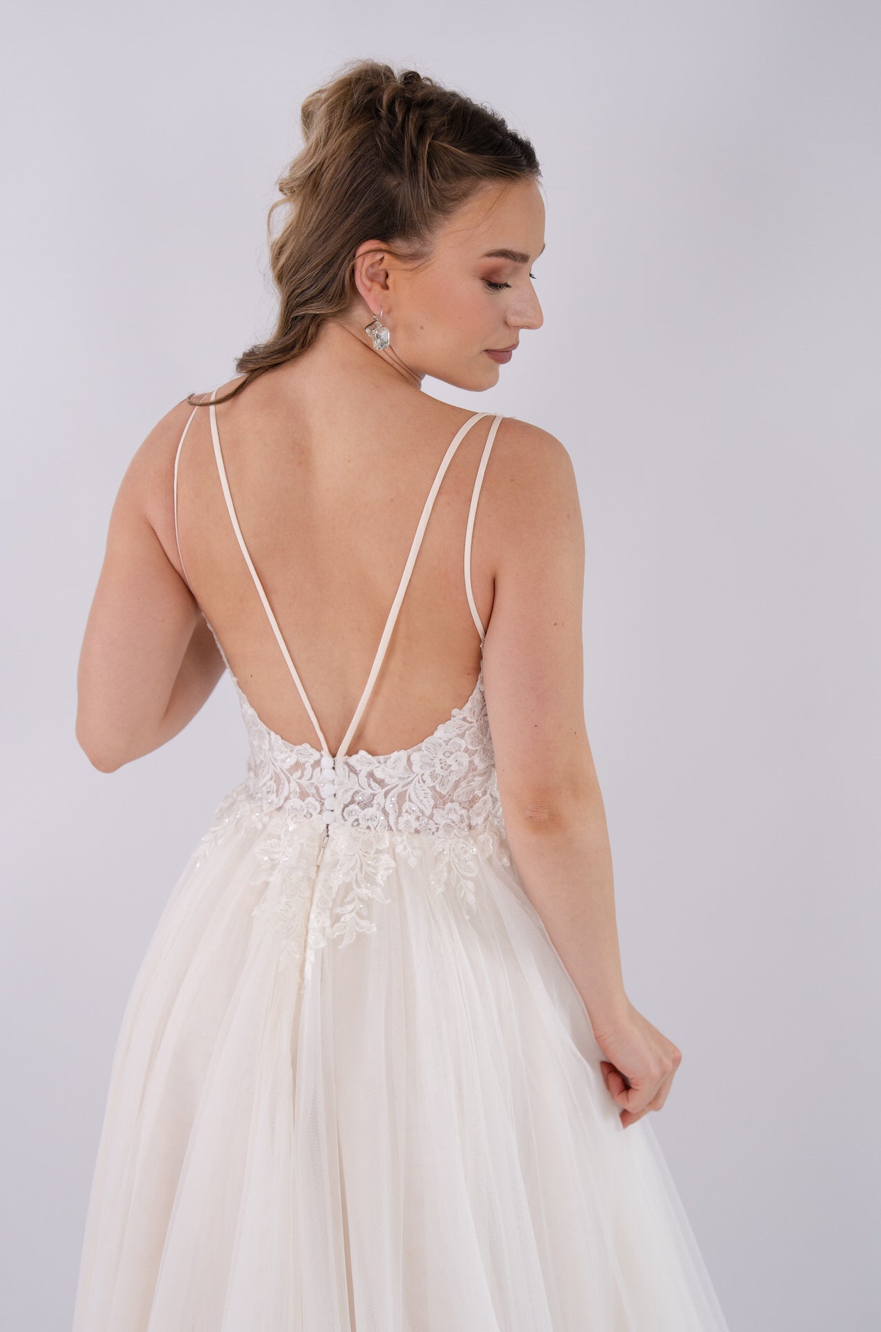 li - 4E - 009 - bridalicious Brautkleider Hochzeitskleider Brautmoden Bremen Wiesbaden