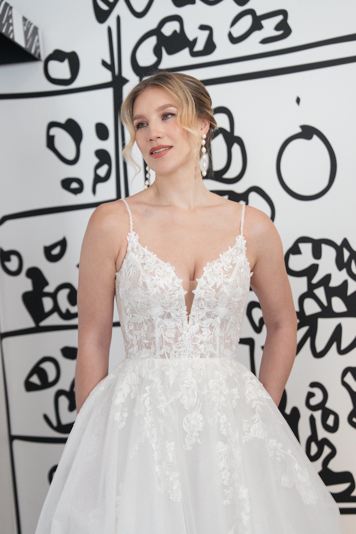 li - 4E - 010 (+G) - bridalicious Brautkleider Hochzeitskleider Brautmoden Bremen Wiesbaden