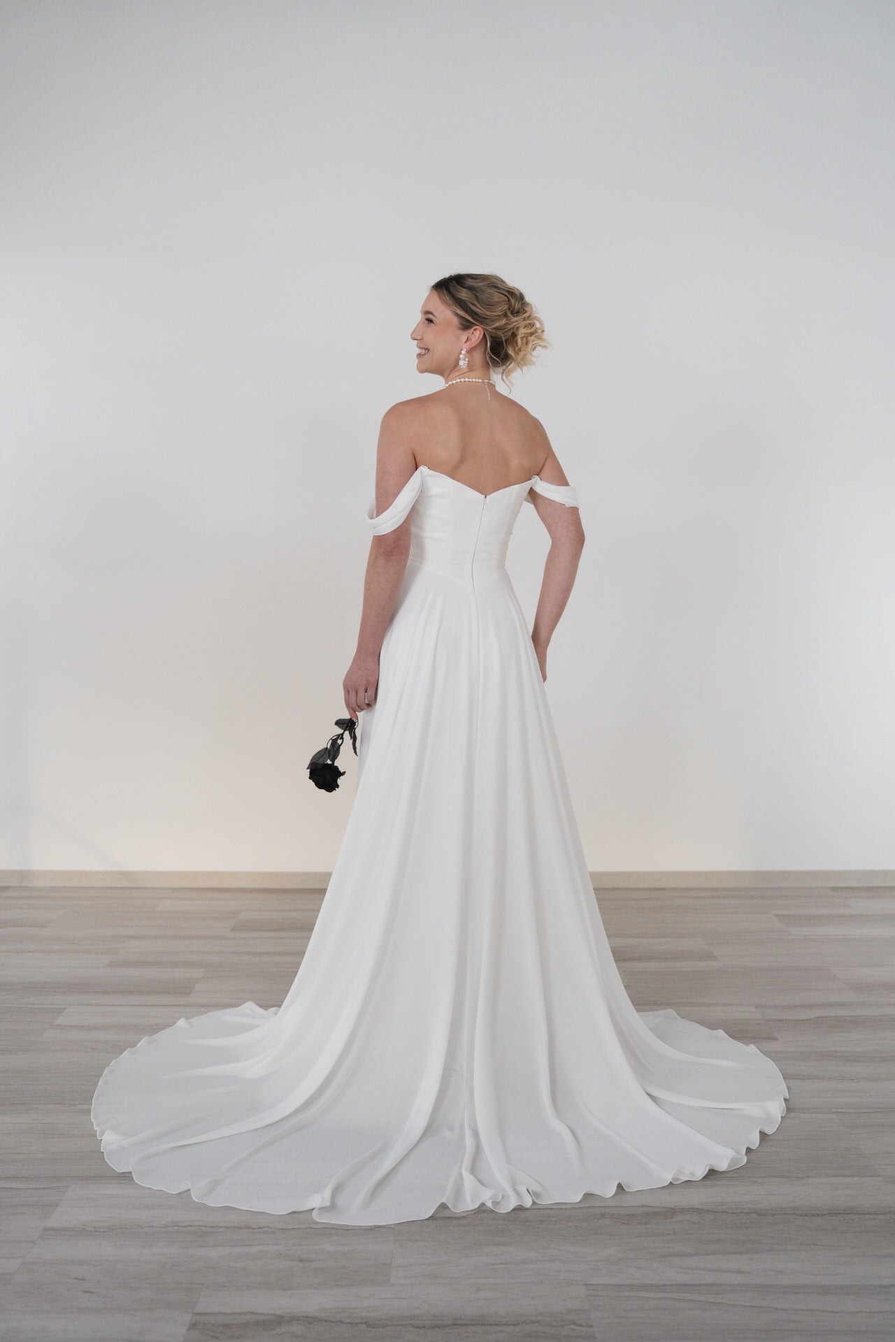 li - 5L - 004 - bridalicious Brautkleider Hochzeitskleider Brautmoden Bremen Wiesbaden