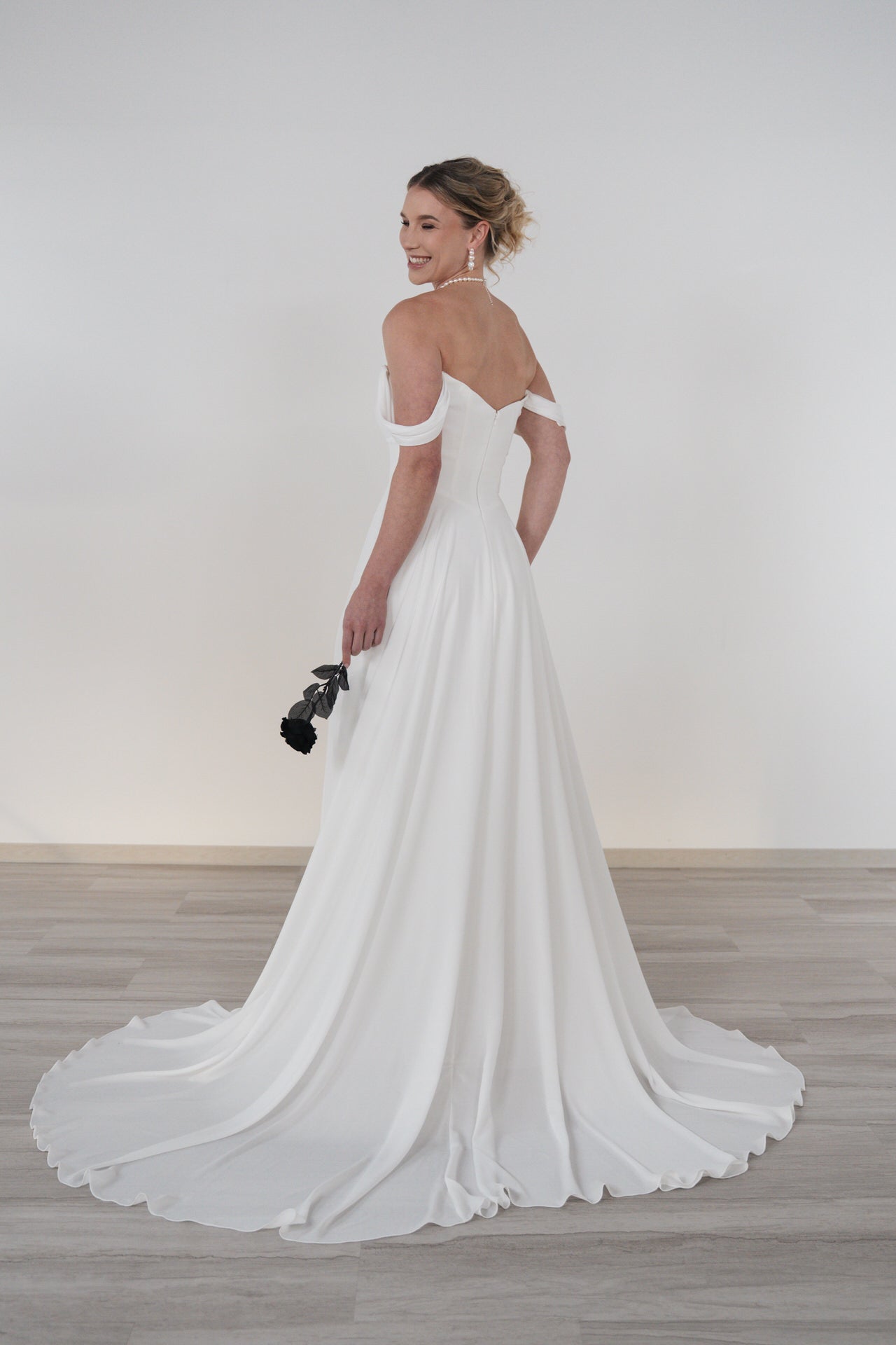 li - 5L - 004 - bridalicious Brautkleider Hochzeitskleider Brautmoden Bremen Wiesbaden